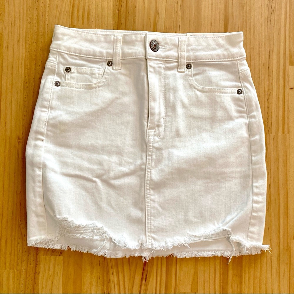 NWT American Eagle White Denim Mini Skirt Size 2